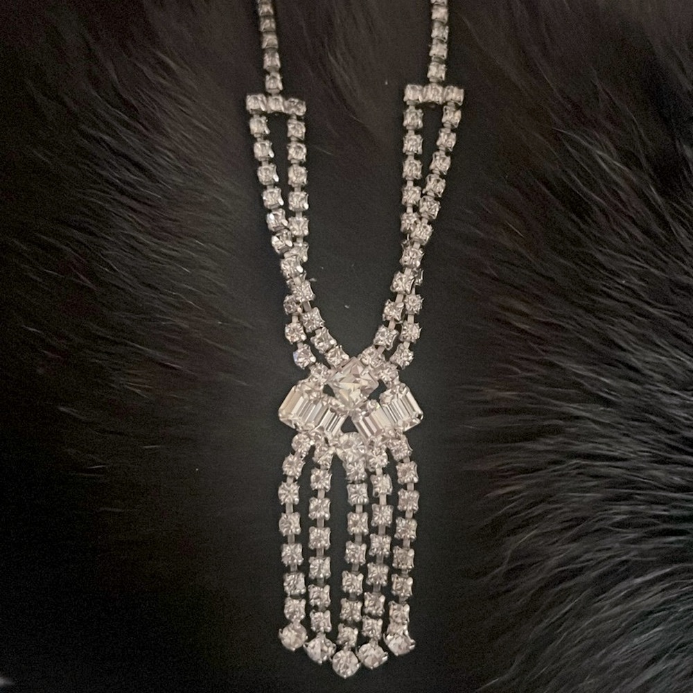 Coming up... Stunning RARE Vintage Crystal Art Deco Necklace